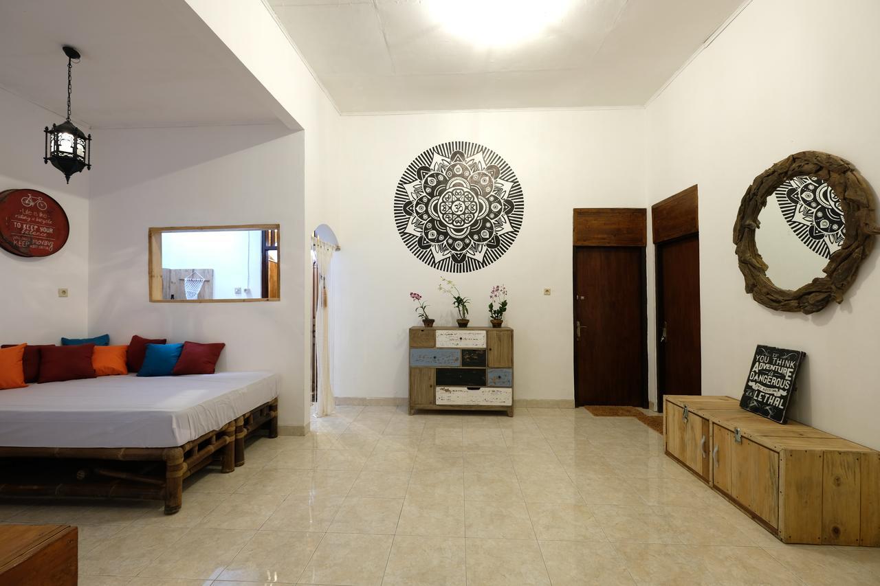 Asrama Wood Stone *